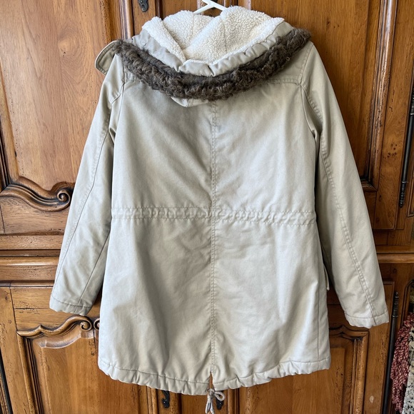 Glamsia Jacket - Picture 2 of 8